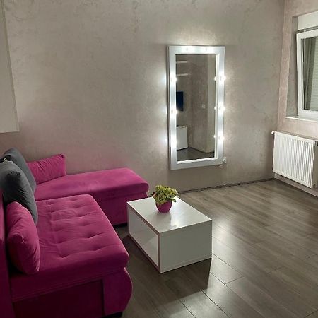 La Apartamento Jagodina Luaran gambar