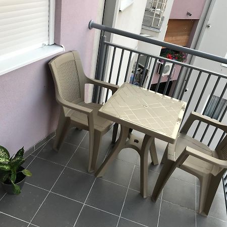 La Apartamento Jagodina Luaran gambar