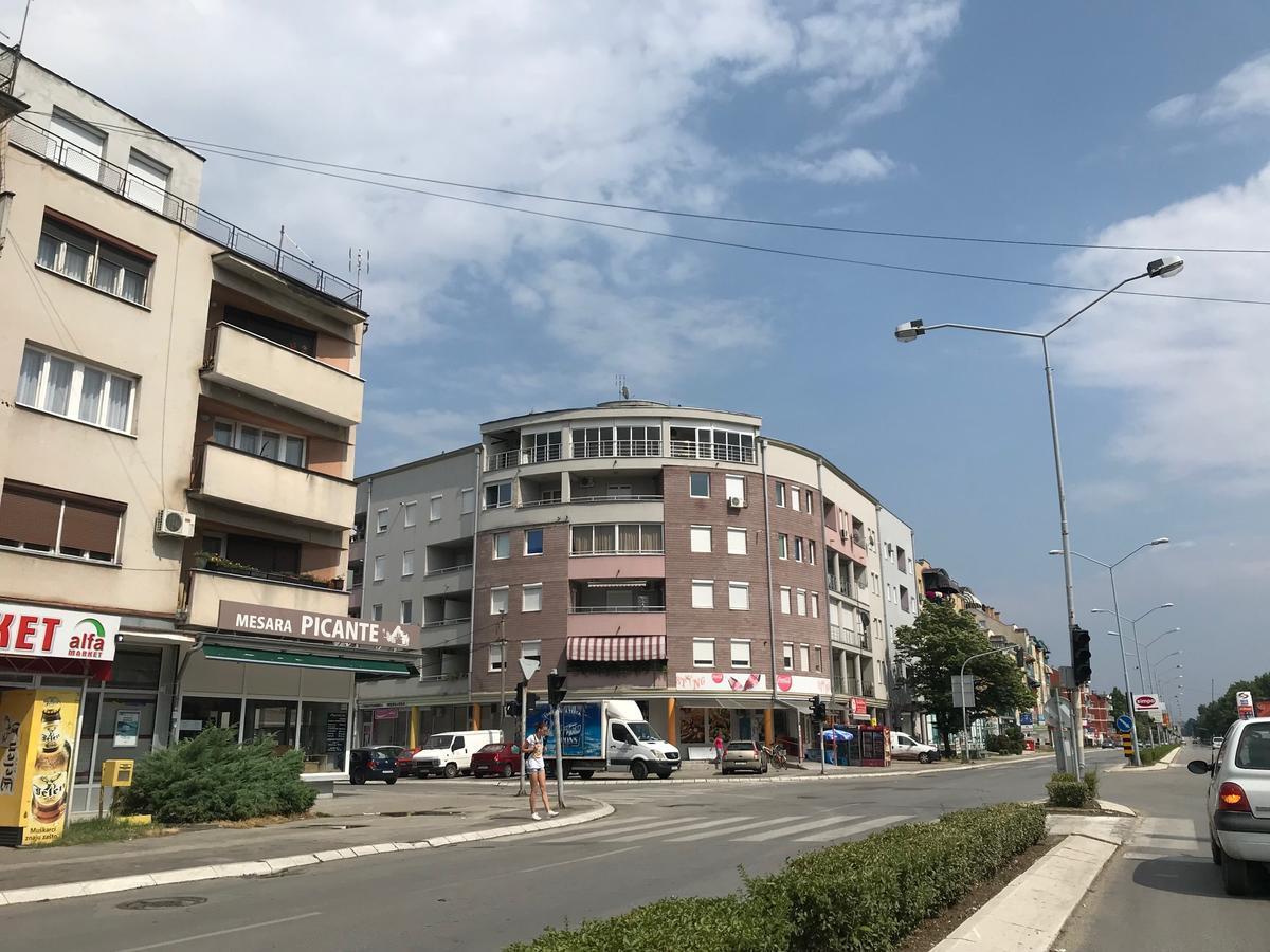 La Apartamento Jagodina Luaran gambar