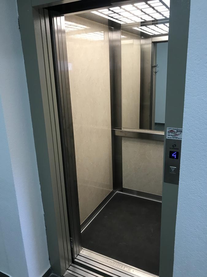 La Apartamento Jagodina Luaran gambar